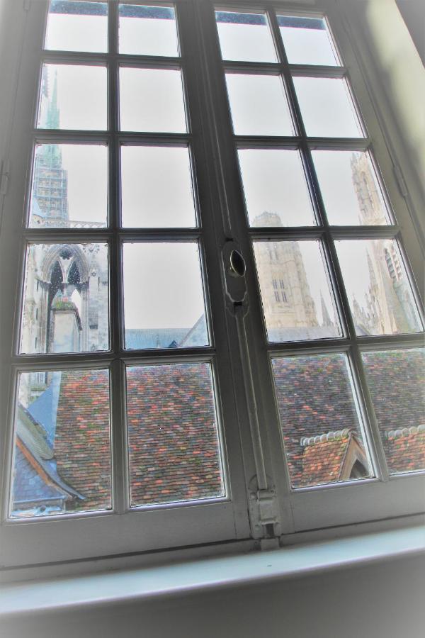 Ferienwohnung F2 De Charme Au Coeur De Rouen, Vu Unique Sur La Cathedrale Exterior foto
